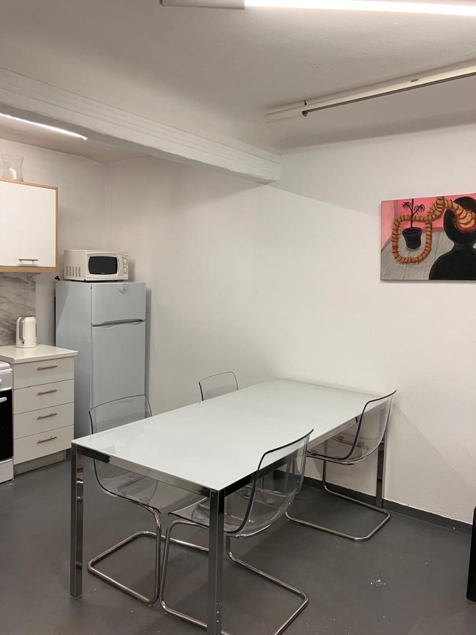 Stylish, Basement Studio With Roof Top Access - Ep9B Atina Dış mekan fotoğraf
